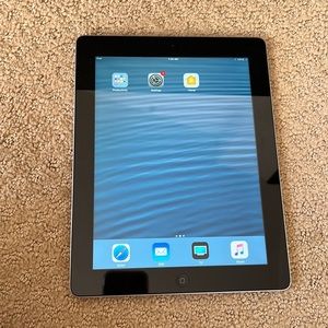 Preowned excellent condition iPad 4th gen with power cord